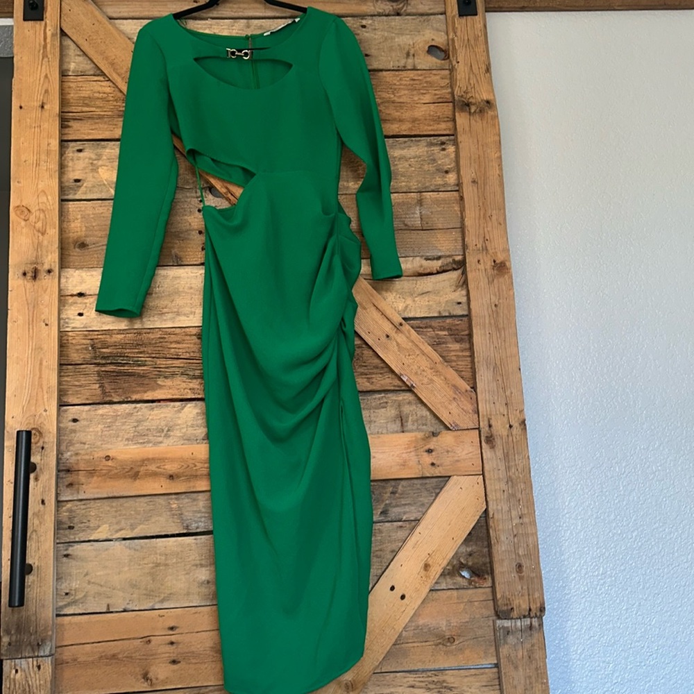 Long sleeve green maxi dress with cut out